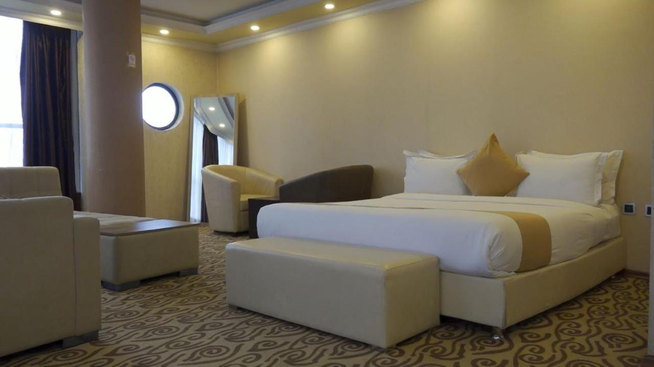 Holiday Hotel 아디스아바바 외부 사진